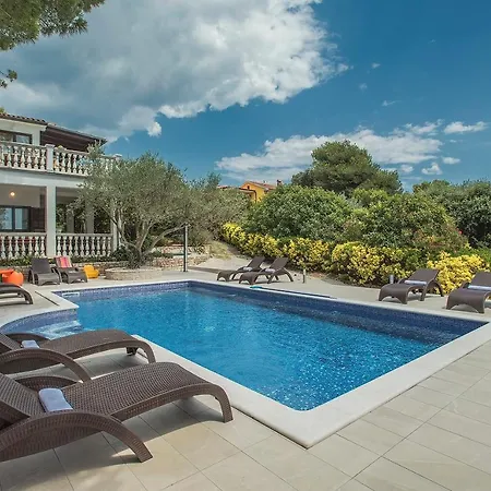Villa Mima
