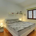Mima Banjole